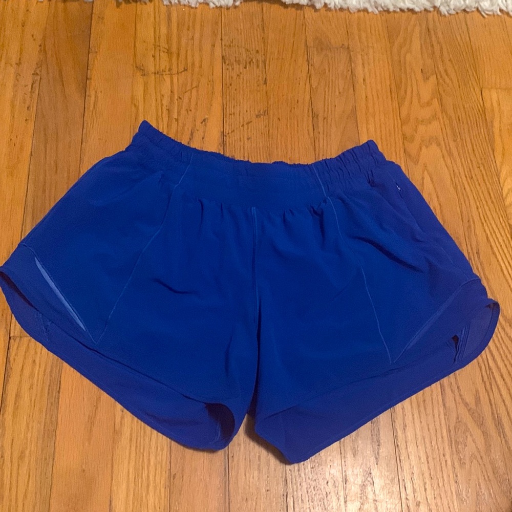 Lululemon Hotty Hot, High Rise- 4 inch short, Like new, Royal Blue